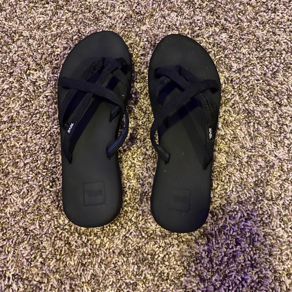 Teva flip flops size 9